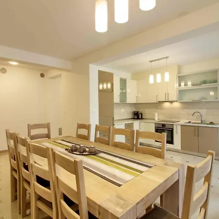 Complex Of 2 Aurora With 2 Private Pools For Up To 20 Persons Only 200m From The - Wiibuk